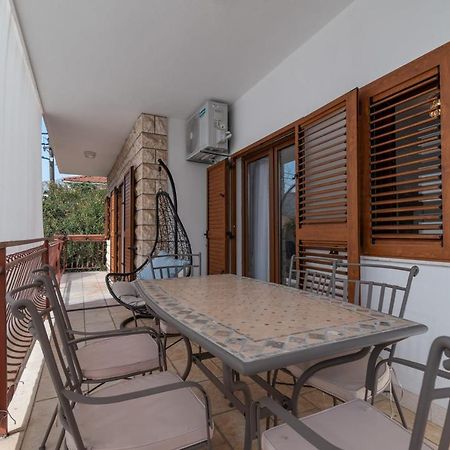 Oleandar Apartment Трогир Екстериор снимка