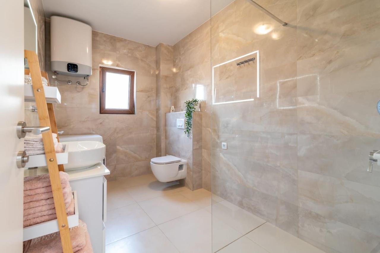 Oleandar Apartment Трогир Екстериор снимка