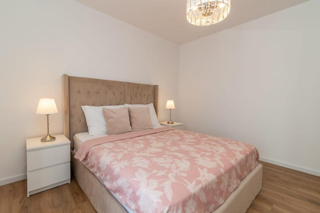 Oleandar Apartment Трогир Екстериор снимка
