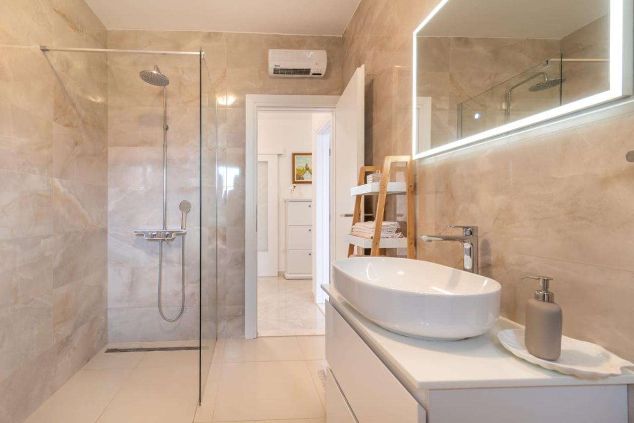 Oleandar Apartment Трогир Екстериор снимка