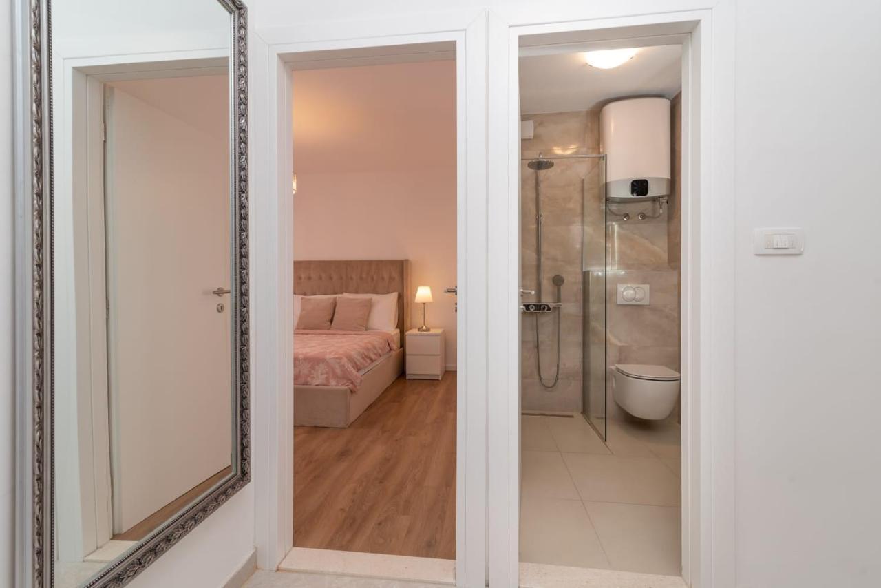 Oleandar Apartment Трогир Екстериор снимка