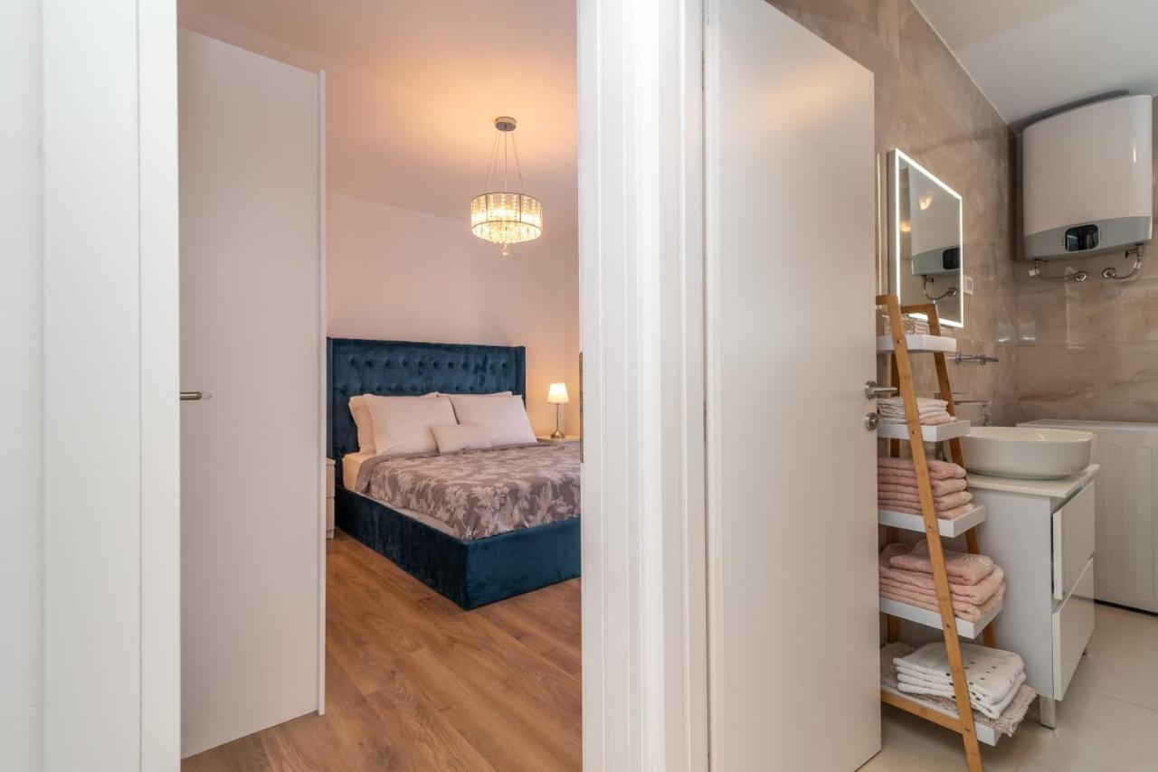 Oleandar Apartment Трогир Екстериор снимка