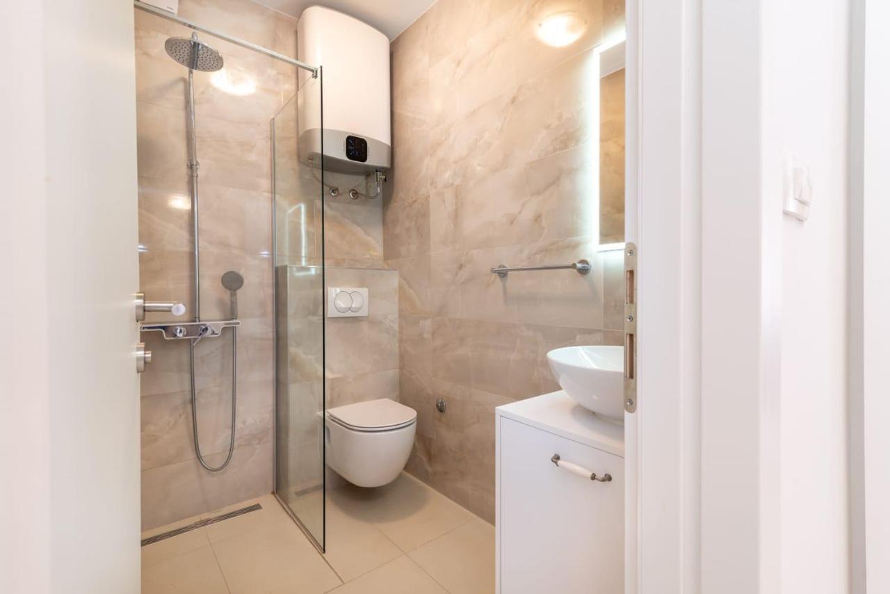 Oleandar Apartment Трогир Екстериор снимка