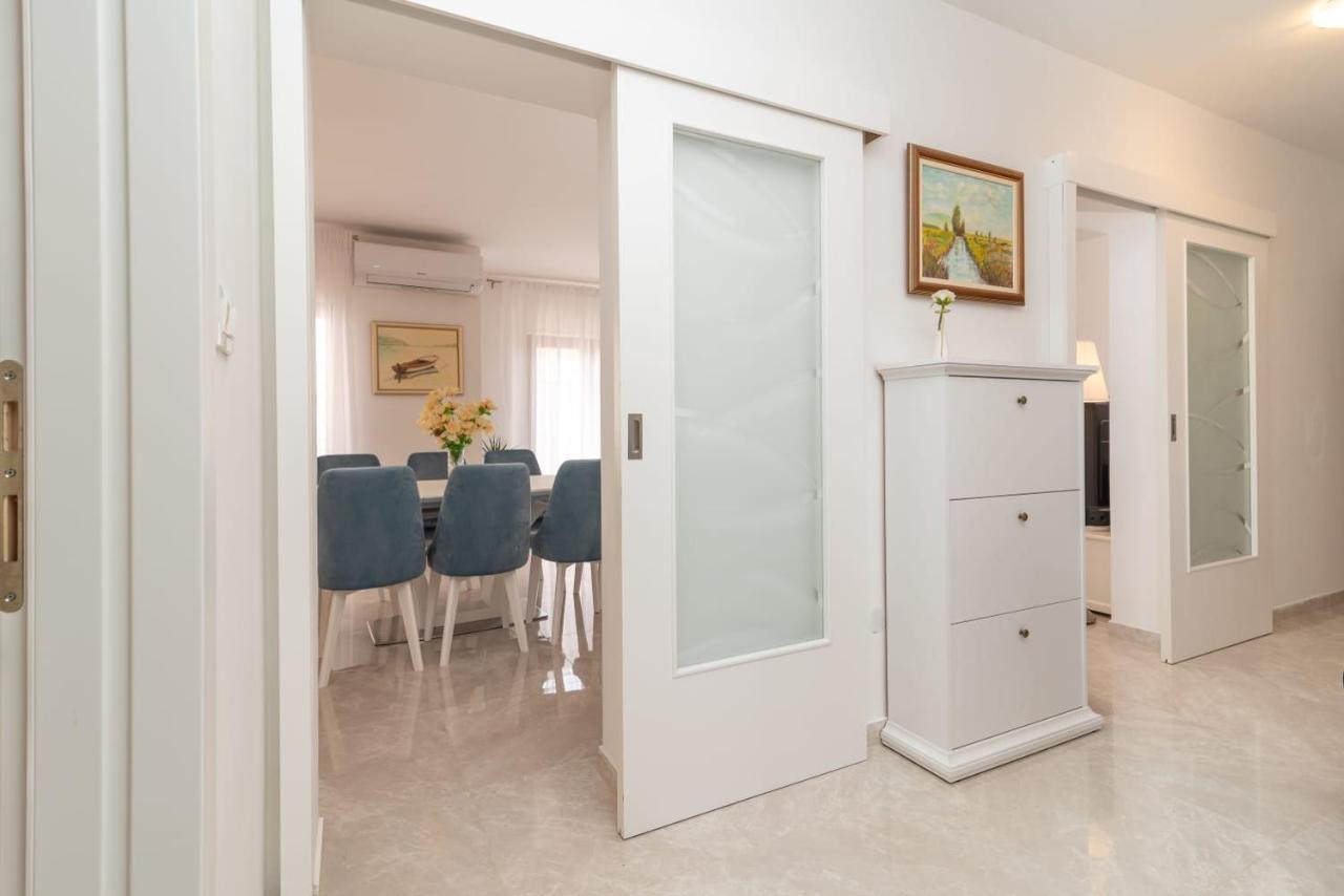 Oleandar Apartment Трогир Екстериор снимка