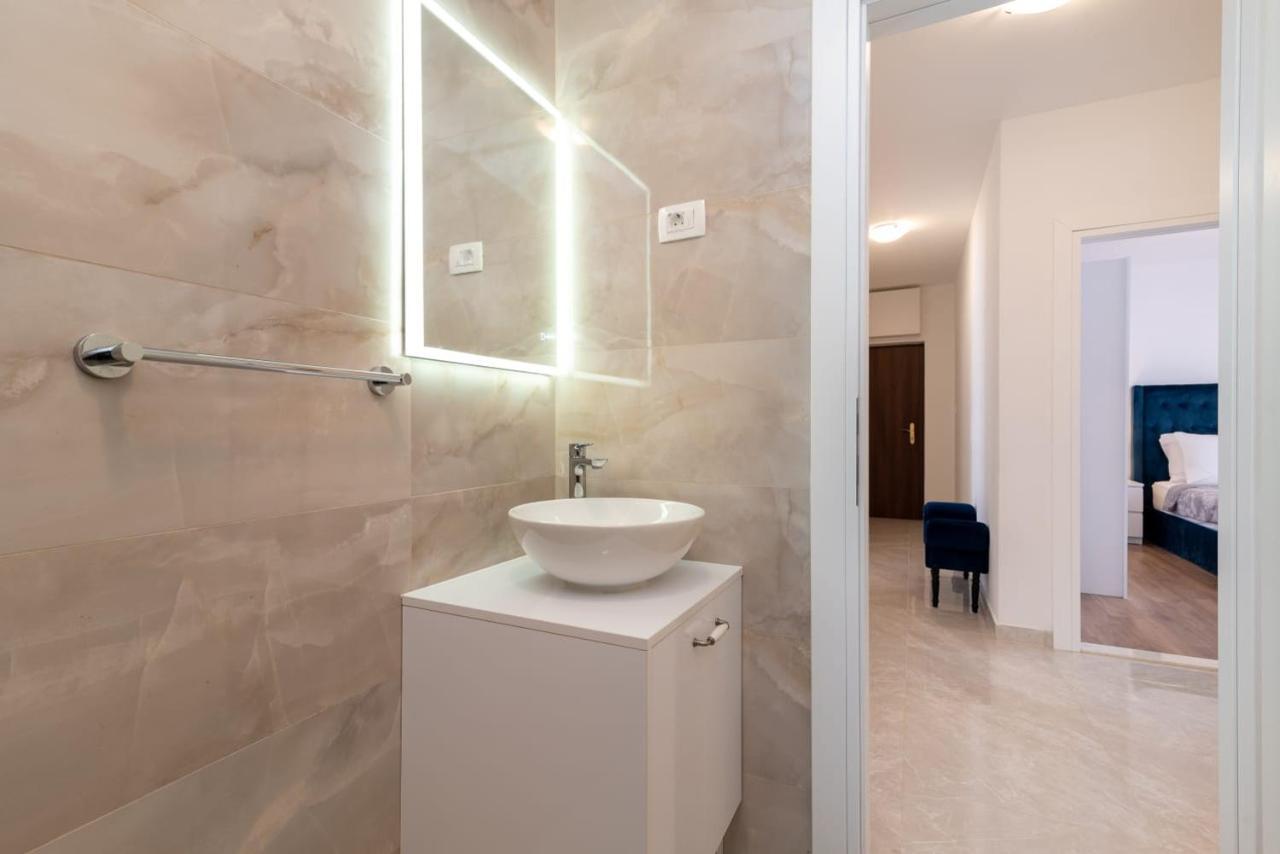 Oleandar Apartment Трогир Екстериор снимка