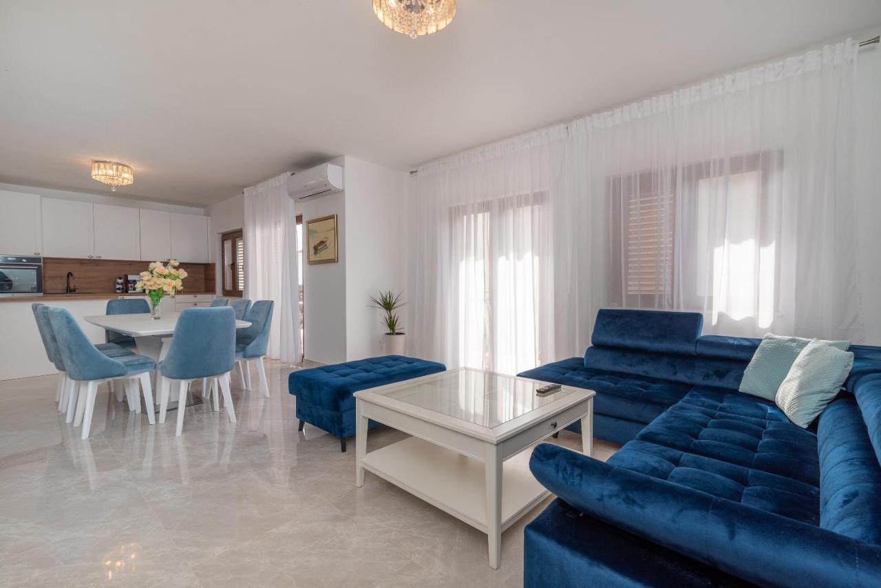 Oleandar Apartment Трогир Екстериор снимка