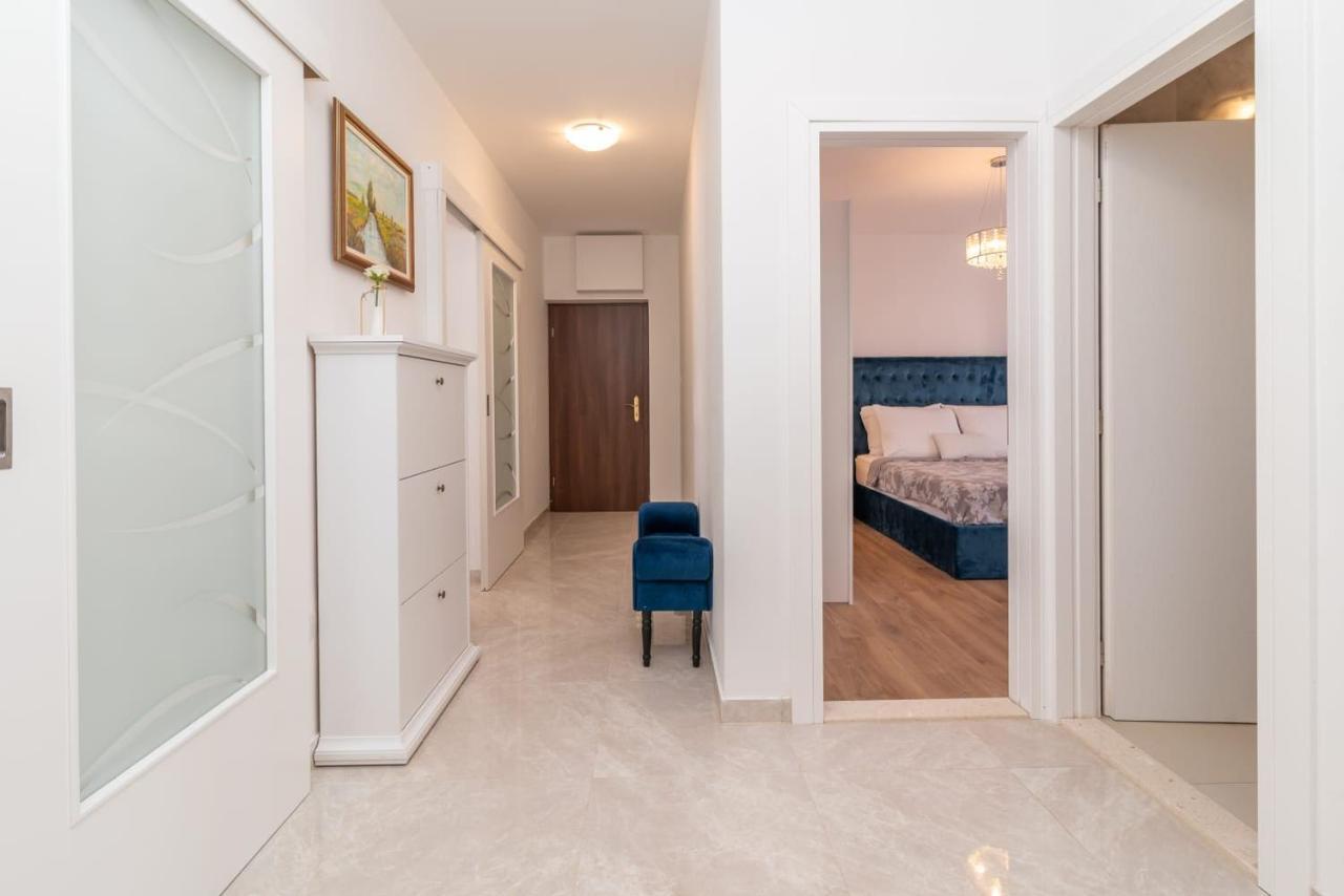 Oleandar Apartment Трогир Екстериор снимка