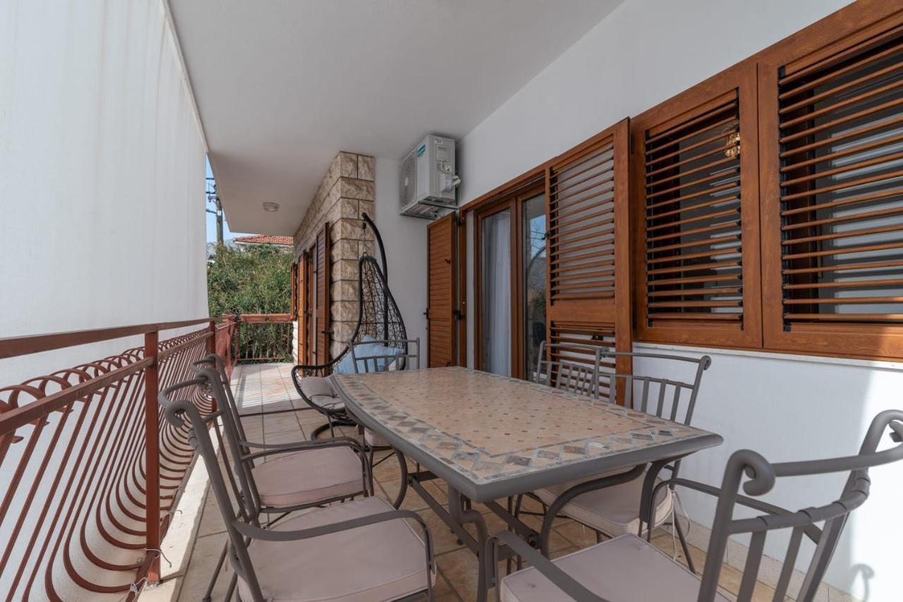 Oleandar Apartment Трогир Екстериор снимка