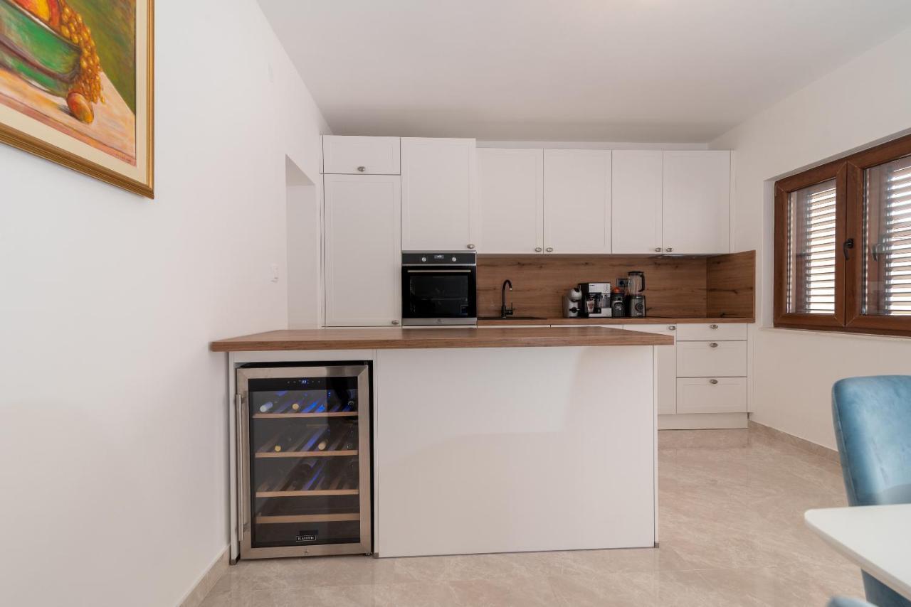 Oleandar Apartment Трогир Екстериор снимка